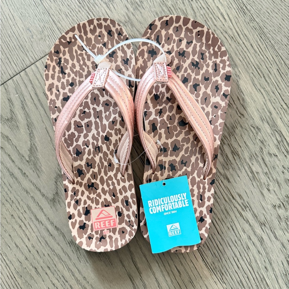 NWT Reef Cheetah Print Flip Flops with Pink Accents